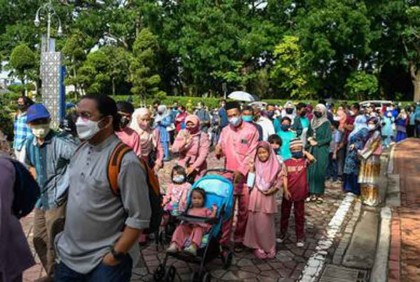 মালয়েশিয়ায় পবিত্র ঈদুল ফিতর উদযাপন