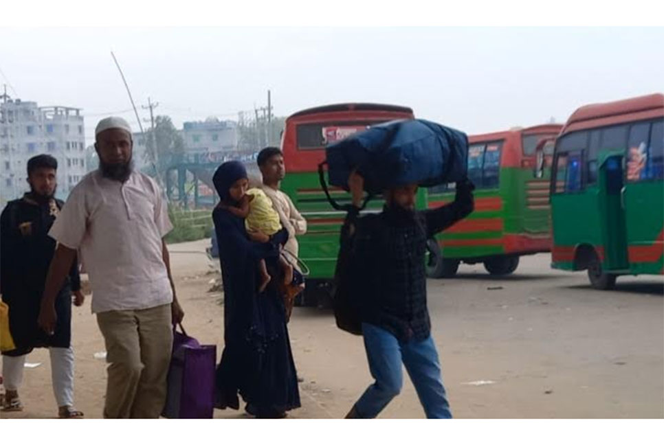 ঢাকায় ফিরতে শুরু করেছে কর্মজীবী মানুষ