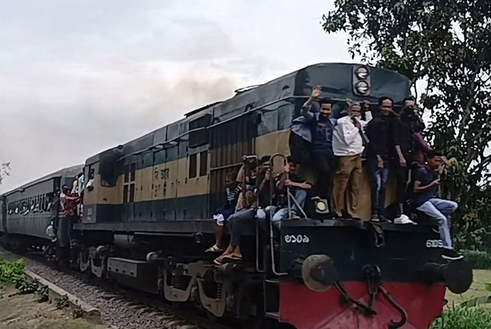 রাজশাহী থেকে শুরু হলো ঈদ পরবর্তী ট্রেন চলাচল 