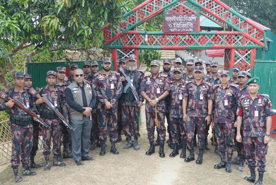 ঈদের শুভেচ্ছা বিনিময় করতে দুর্গম পার্বত্য সীমান্তে বিজিবি মহাপরিচালক