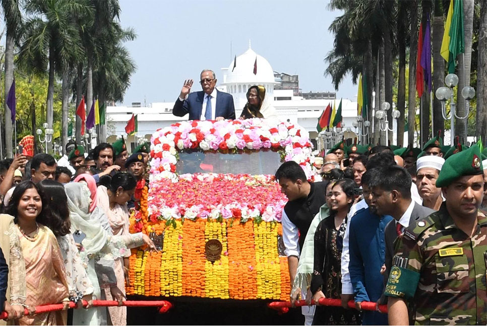 মানুষকে ভালোবেসে রাজনীতি করার আহ্বান বিদায়ী রাষ্ট্রপতির