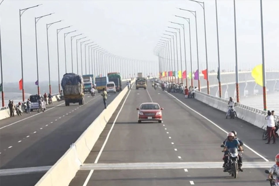 ২৪ ঘণ্টায় পদ্মা সেতুতে টোল আদায় আড়াই কোটি টাকা

