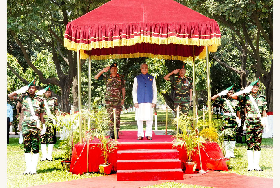 বঙ্গভবনে নবনিযুক্ত রাষ্ট্রপতিকে গার্ড অব অনার

