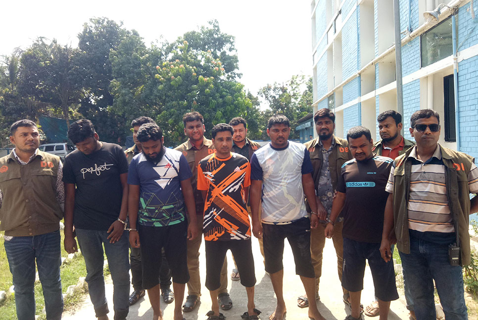 চাঁপাইনবাবগঞ্জে স্বেচ্ছাসেবকলীগ নেতা হত্যায় ৫ আসামি গ্রেফতার