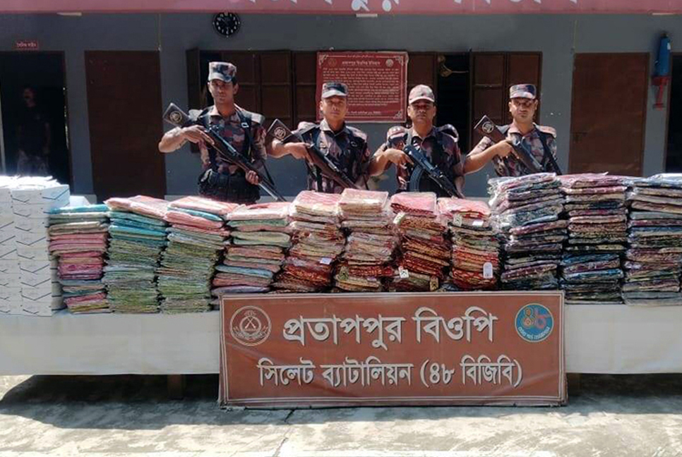সিলেটে ৮২ লাখ টাকার ভারতীয় কাপড় ও চশমা জব্দ