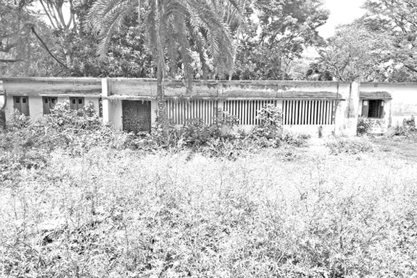 ভাঙ্গায় বন্ধ সরকারি হাসপাতাল সেবাবঞ্চিত এলাকাবাসী