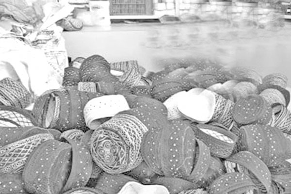 আখাউড়ার টুপি যাচ্ছে বিদেশে