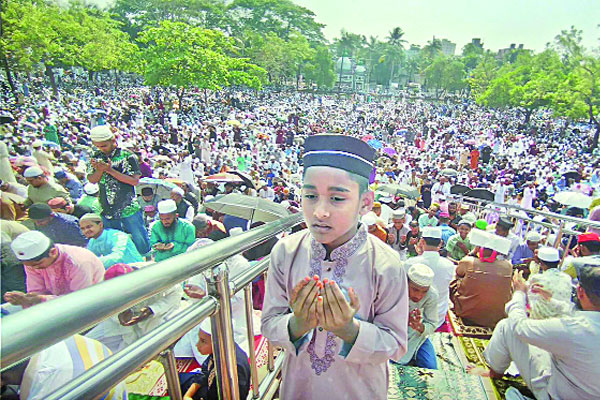 আনন্দ উচ্ছ্বাসে ঈদ উদযাপন