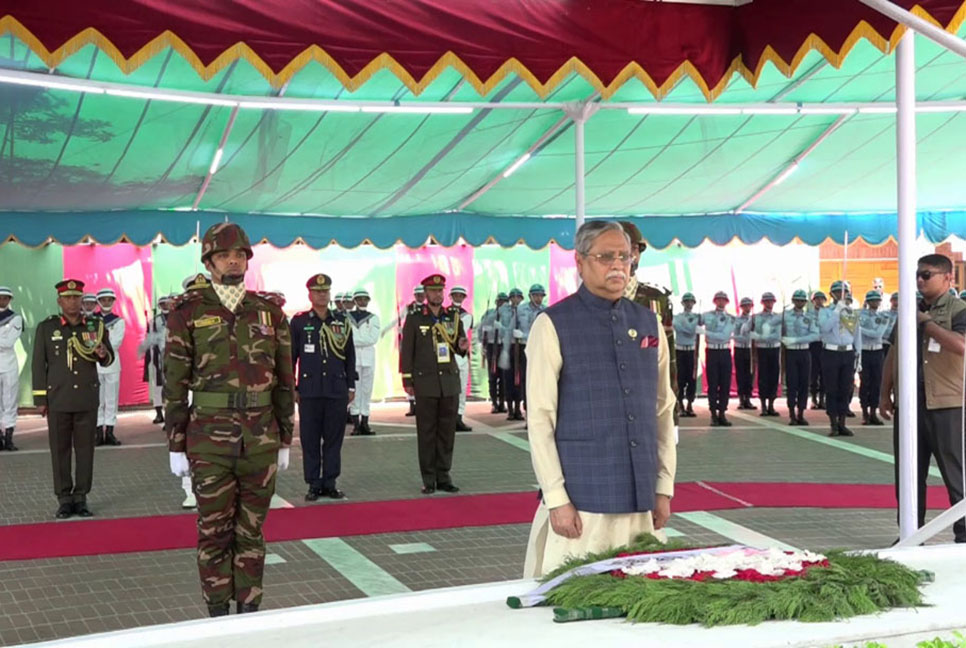 জাতির পিতার সমাধিতে নবনির্বাচিত রাষ্ট্রপতির শ্রদ্ধা