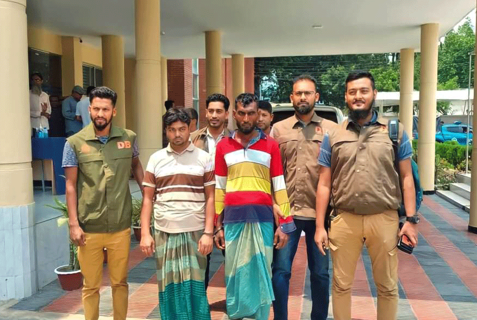 বেনাপোল সীমান্তে অস্ত্র-গুলিসহ চরমপন্থি সংগঠনের দুইজন গ্রেফতার