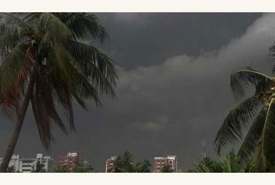 ঢাকায় কালবৈশাখীর হানা

