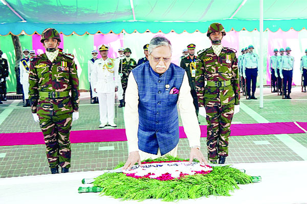 বঙ্গবন্ধুর সমাধিতে রাষ্ট্রপতির শ্রদ্ধা