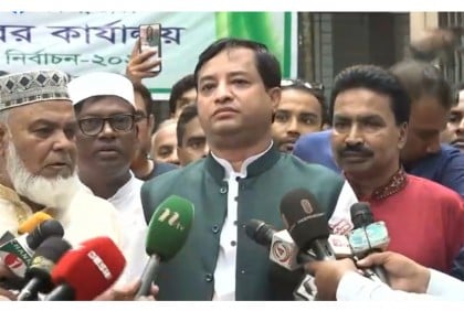 গাজীপুর সিটি নির্বাচনে মনোনয়নপত্র জমা দিলেন জাহাঙ্গীর


