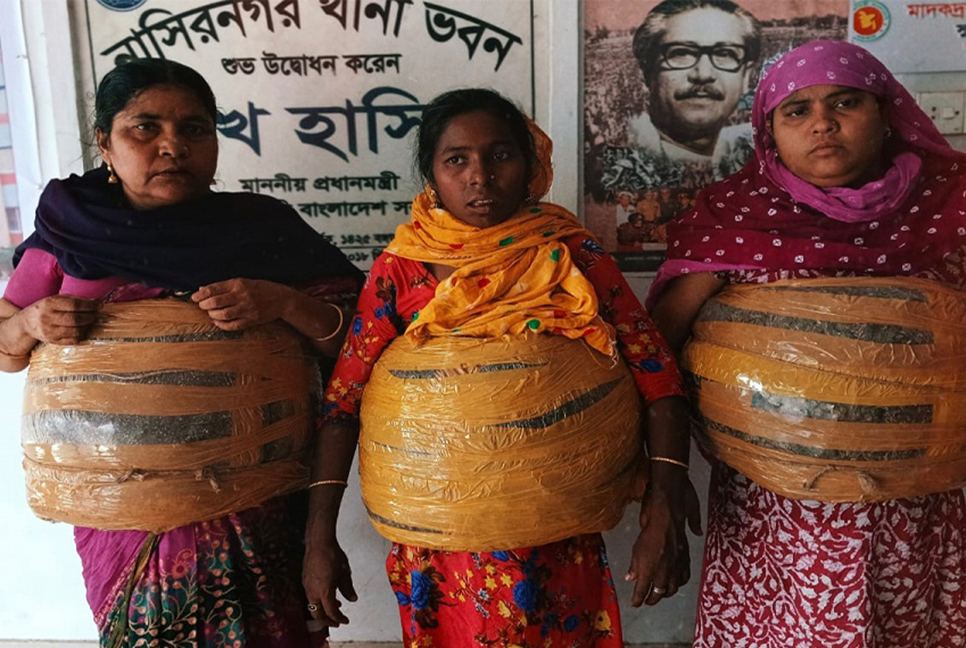 ব্রাহ্মণবাড়িয়ায় গাঁজাসহ তিন নারী গ্রেফতার

