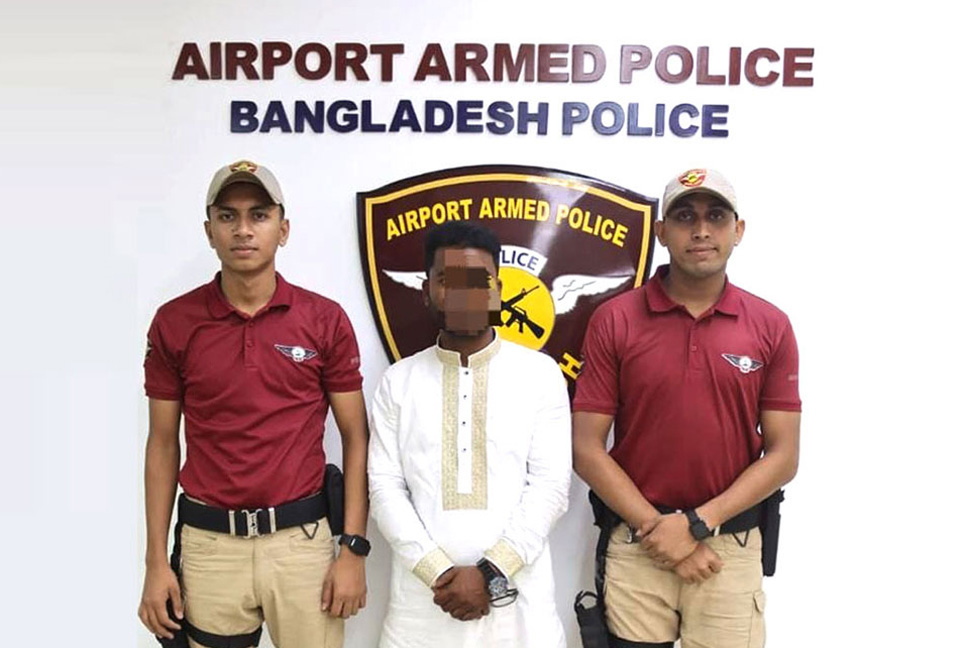 এক কেজি স্বর্ণসহ গ্রেফতার রুস্তম রিমান্ডে

