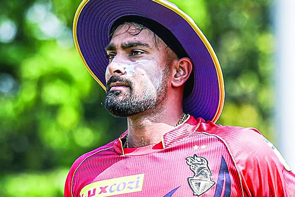 পারিবারিক কারণে ফিরলেন লিটন