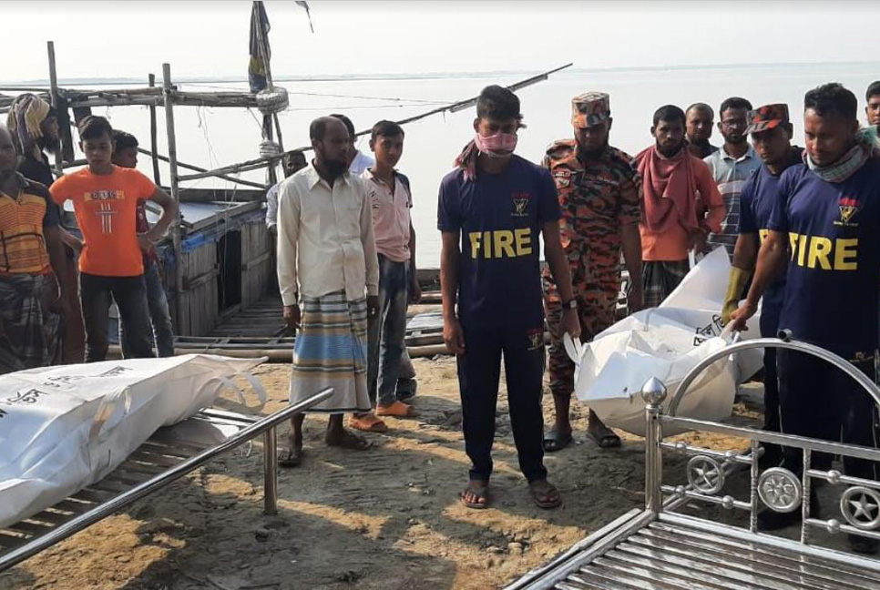 ট্রলার ডুবির ঘটনায় বর ও তার মায়ের মরদেহ উদ্ধার 

