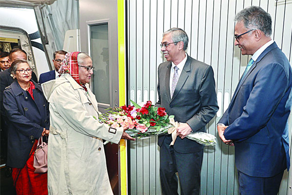 প্রধানমন্ত্রী ছয় দিনের সফরে ওয়াশিংটনে