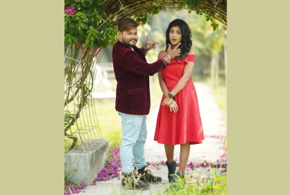 রাজকুমার মিউজিক্যাল ফিল্মে মুন্না-রুশা

