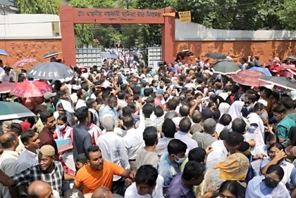 চট্টগ্রামে এসএসসির প্রথম দিনে অনুপস্থিত ১৬০৭ পরীক্ষার্থী