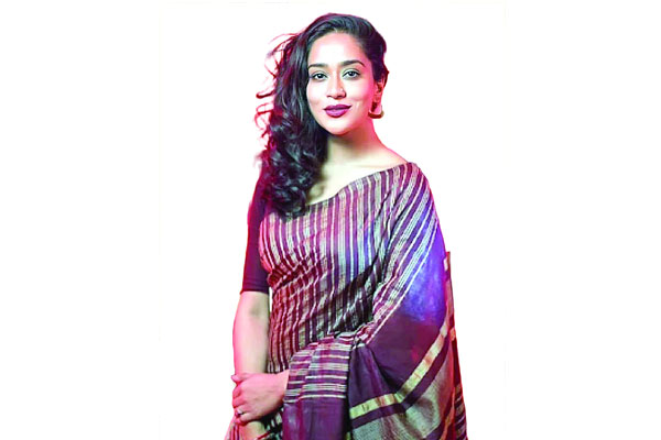 মমর রূপের আগুন...