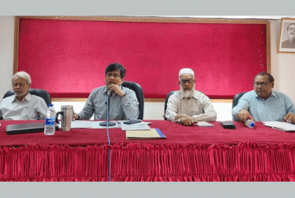 জাতীয় বিশ্ববিদ্যালয়ের উপাচার্যের সঙ্গে বিভাগীয় প্রধানদের বৈঠক