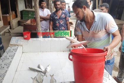 দুই মাস পর নদীতে নেমে খালি হাতে ফিরছেন জেলেরা


