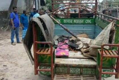 জয়পুরহাটে ভটভটি উল্টে আহত ৫