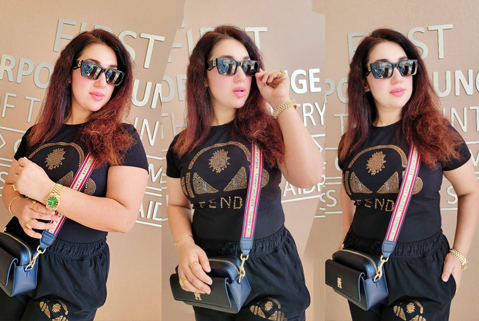 আমেরিকায় উড়াল দিলেন অপু বিশ্বাস