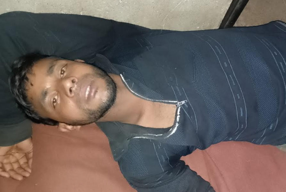 বরিশালে হাত-পা বেঁধে নদীতে 
ফেলে হত্যাচেষ্টার অভিযোগ