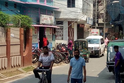 নির্দেশনা উপেক্ষা করে চাঁপাইনবাবগঞ্জে খোলা কোচিং সেন্টার