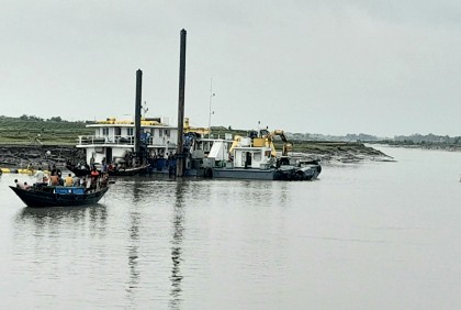 বাগেরহাটে নদীতে নেমে ভ্যান চালক নিখোঁজ