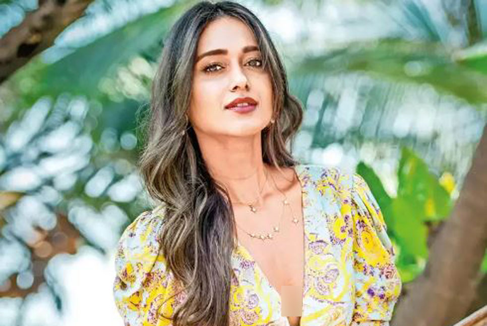সন্তানের বাবা কে, ক্রমাগত প্রশ্নের মুখে ইলিয়ানা