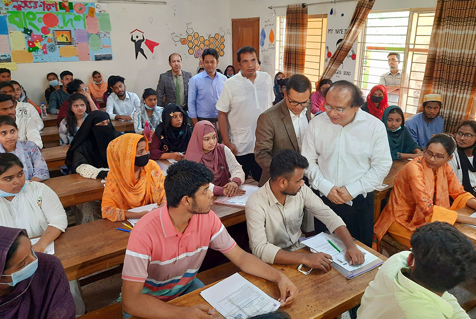 বরিশাল বিশ্ববিদ্যালয় কেন্দ্রে ঢাবির ‘খ’ ইউনিটের ভর্তি পরীক্ষা অনুষ্ঠিত 