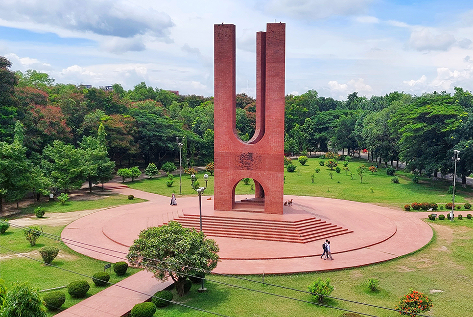 যৌন হয়রানির অভিযোগে জাবিতে যুবককে গণপিটুনি