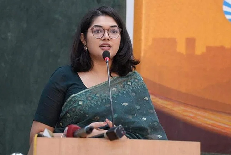 দেশবাসীর কাছে দোয়া চেয়েছেন ‘চিফ হিট অফিসার’ বুশরা

