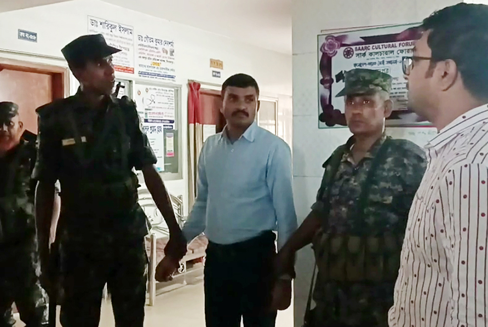 ঠাকুরগাঁওয়ে ভুয়া চিকিৎসক আটক, ডায়াগনস্টিক সেন্টার সিলগালা

