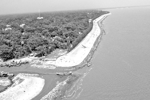 মেঘনার তীর রক্ষাবাঁধ ঘিরে পর্যটনের হাতছানি