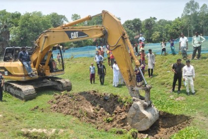 নলডাঙ্গায় খাল খনন কার্যক্রম শুরু