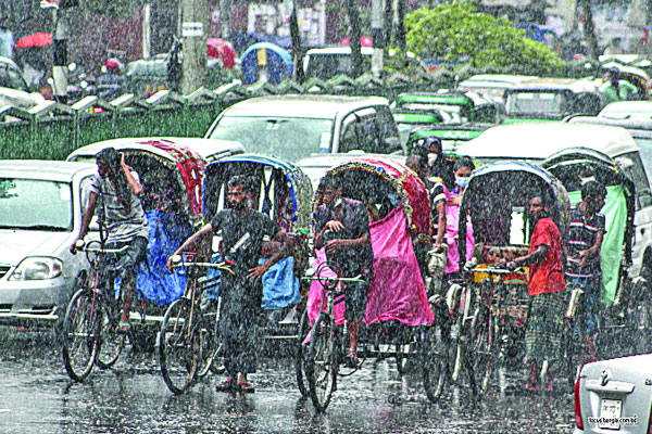 গরমের পর রাজধানীতে স্বস্তির এক পশলা বৃষ্টি