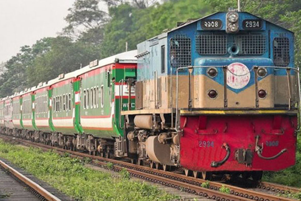 বগুড়ায় ট্রেনে কাটা পড়ে প্রাণ গেল তরুণীর
