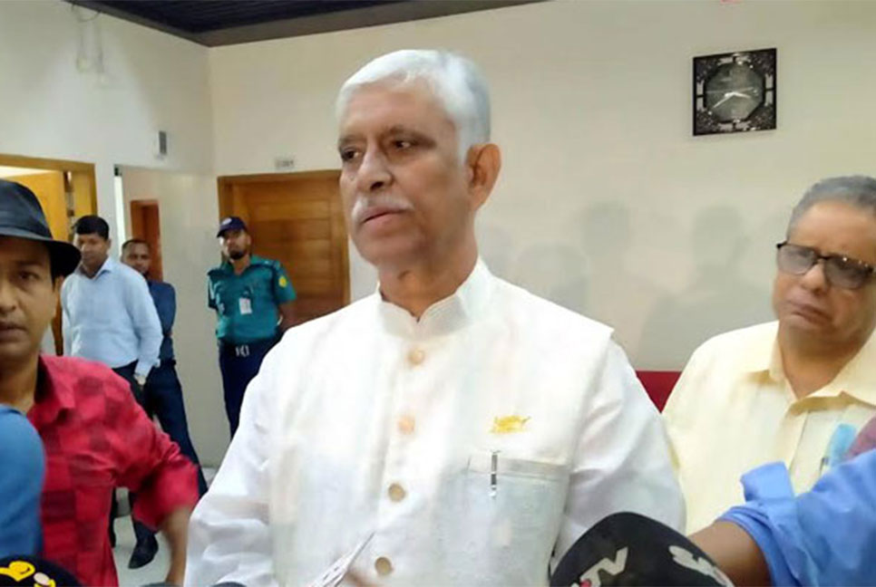 ইসিতে উপস্থিত হয়ে আচরণবিধি মানার অঙ্গীকার আজমত উল্লার