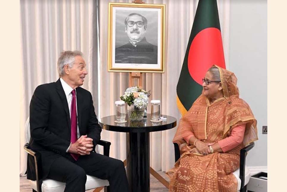 শেখ হাসিনার সঙ্গে ব্লেয়ারের সাক্ষাৎ : বাংলাদেশের অর্থনৈতিক অগ্রগতির প্রশংসা

