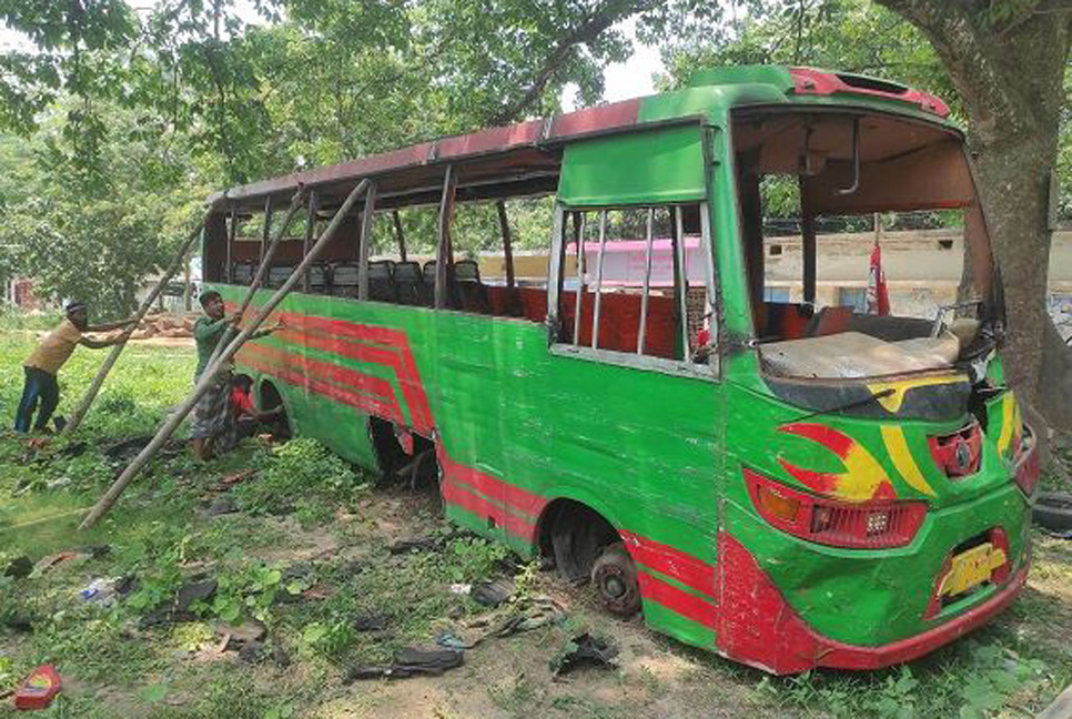 সিদ্ধিরগঞ্জ থেকে চুরি হওয়া বাস নরসিংদীতে উদ্ধার, গ্রেফতার ২