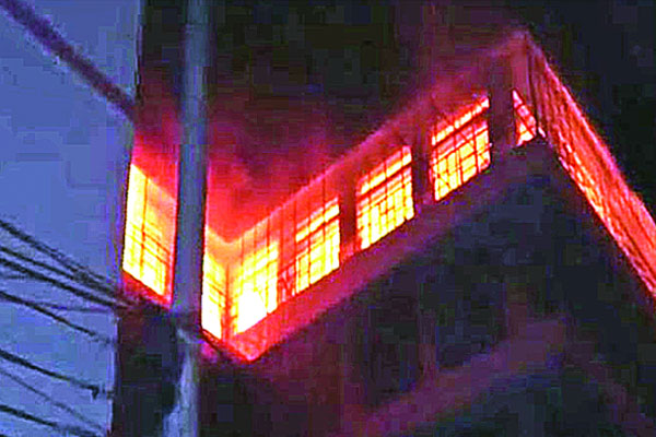 টঙ্গীতে আগুনে পুড়ল দুই কারখানা
