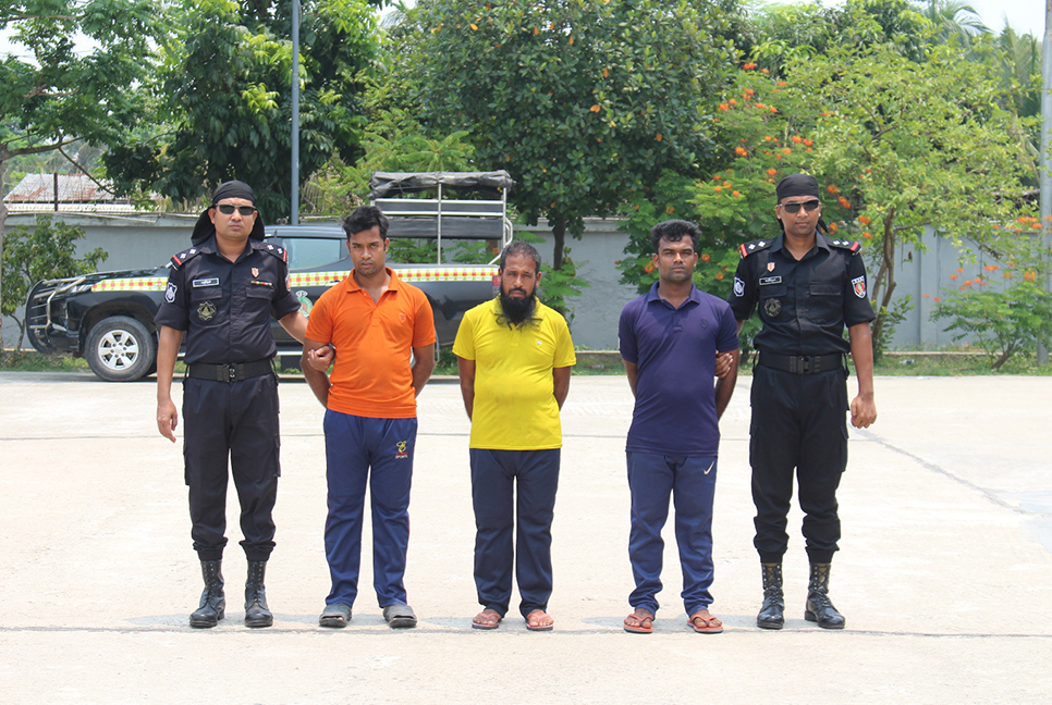 বোনকে উত্যক্তের প্রতিবাদ করায় ভাইকে হত্যা, গ্রেফতার ৩