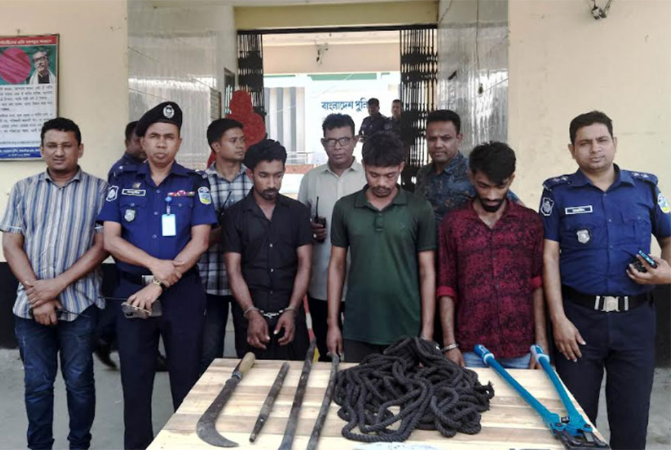 ভালুকায় ডাকাতির প্রস্তুতিকালে আটক ৩