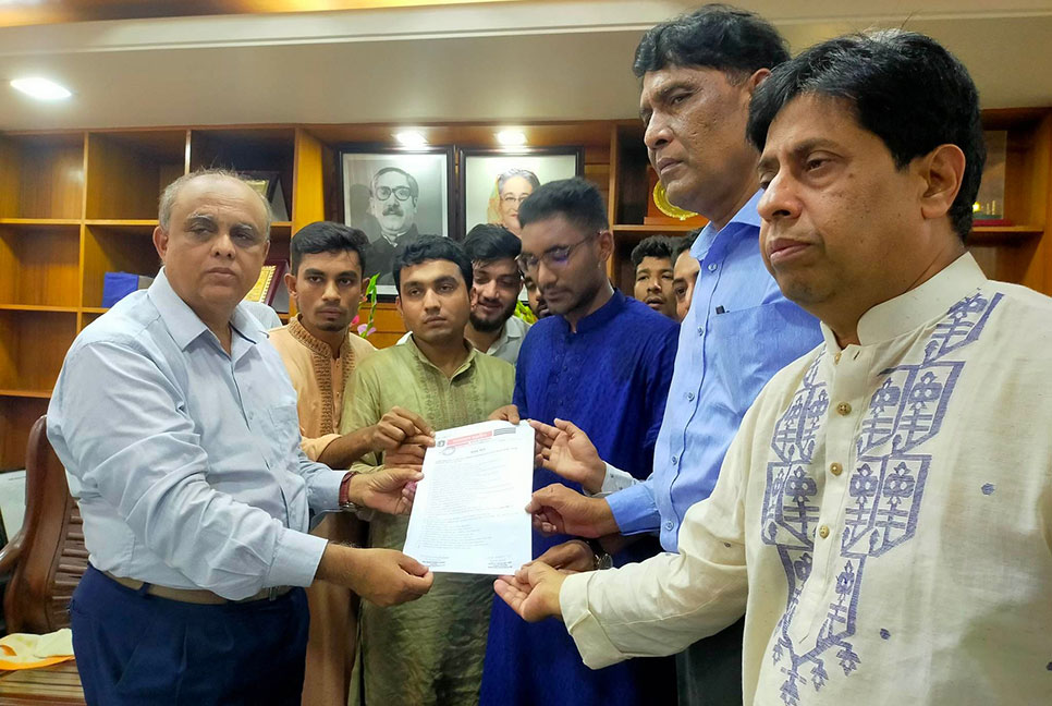 ইবিতে ৩৩ দফা দাবি নিয়ে স্মারকলিপি দিল ছাত্রলীগ