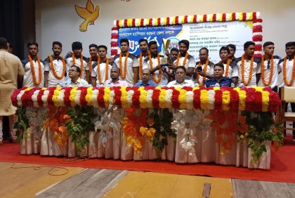 চ্যাম্পিয়ন বরগুনা ক্রিকেট দলকে সংবর্ধনা

