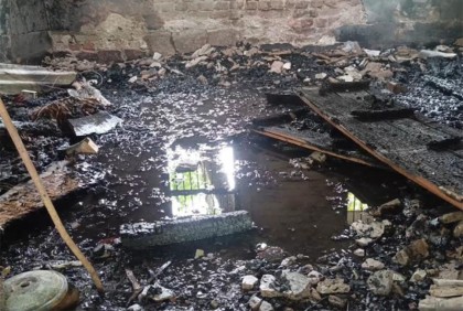 গুরুদাসপুরে কৃষকের ৫ ঘর পুড়ে ছাই